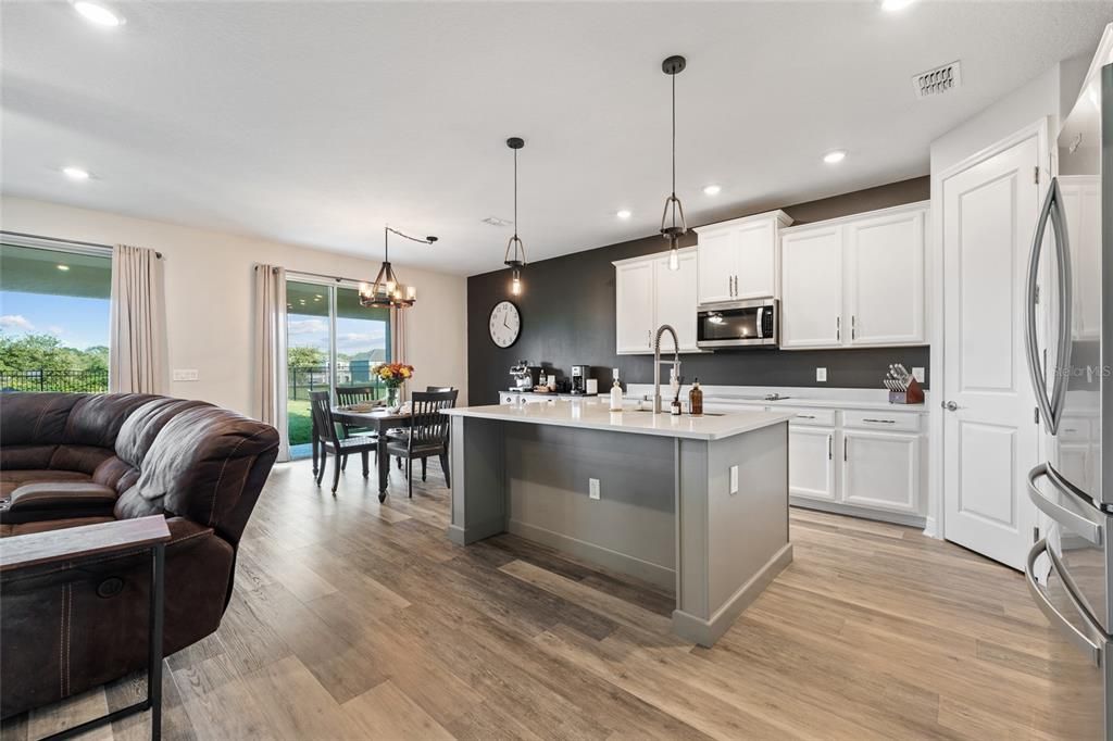 待售: $714,500 (5 贝兹, 4 浴室, 3163 平方英尺)