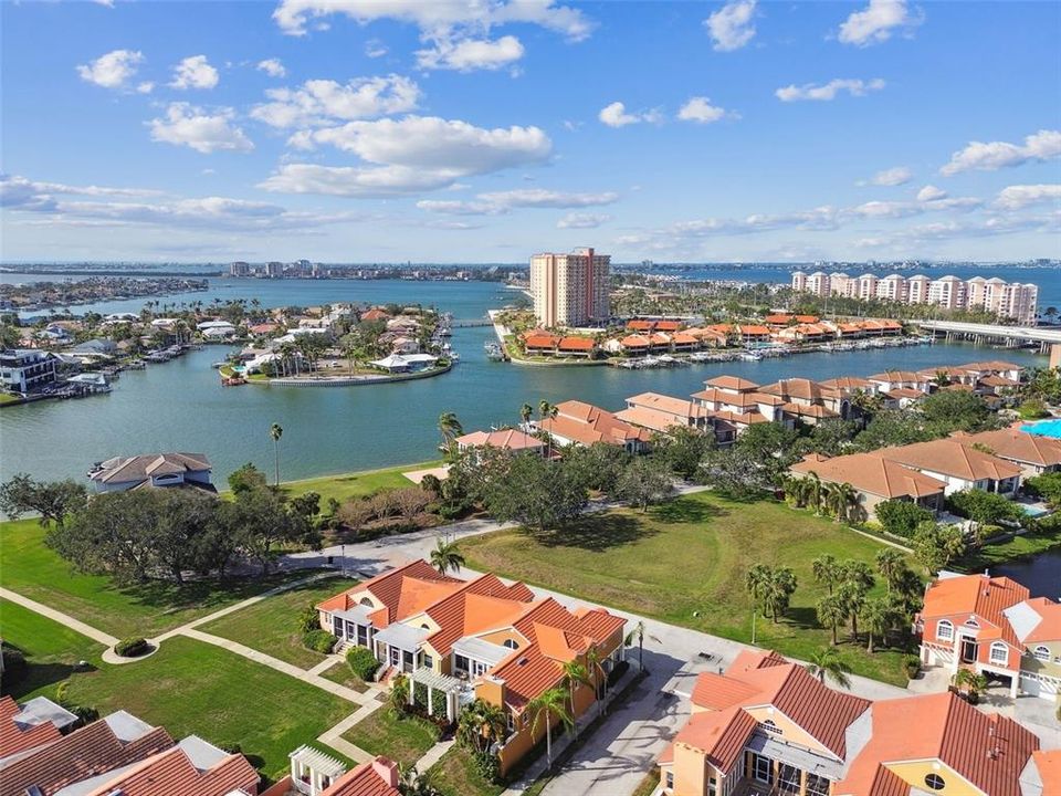 En Venta: $1,395,000 (3 camas, 2 baños, 2000 Pies cuadrados)