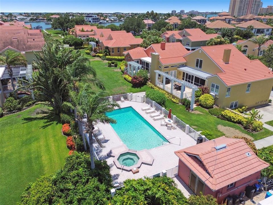 En Venta: $1,395,000 (3 camas, 2 baños, 2000 Pies cuadrados)