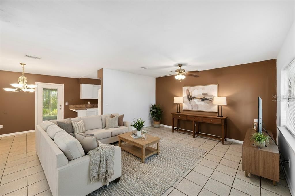 待售: $260,000 (3 贝兹, 2 浴室, 1056 平方英尺)