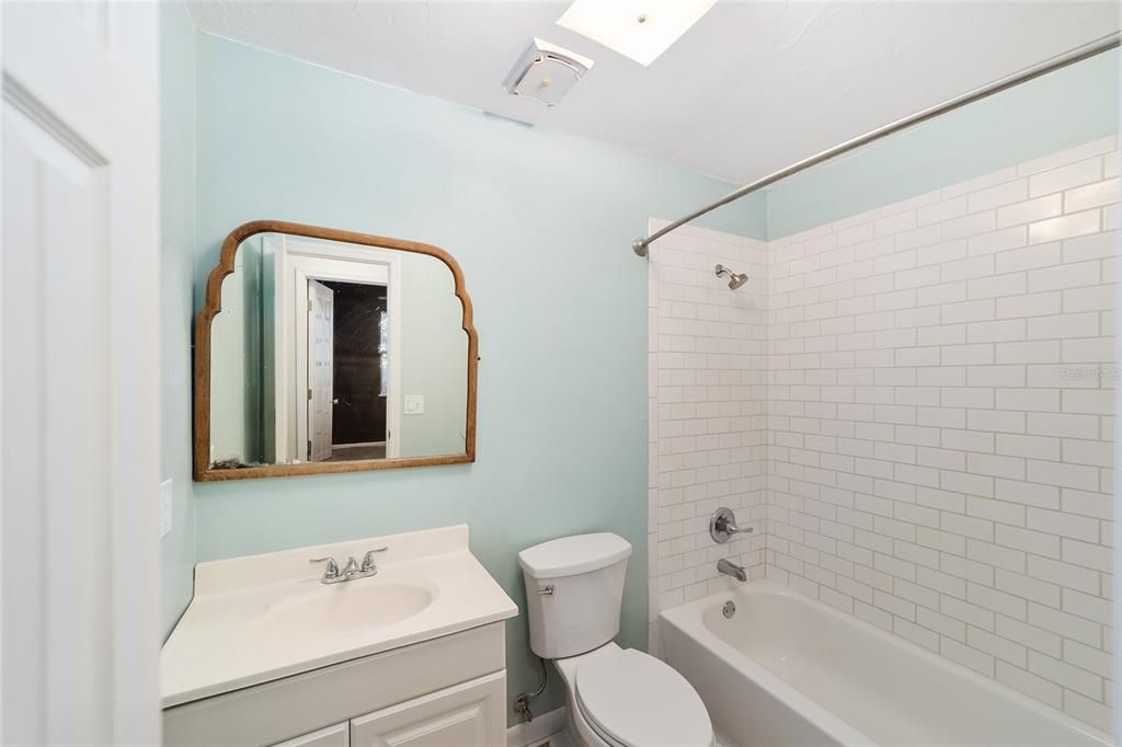 待售: $260,000 (3 贝兹, 2 浴室, 1056 平方英尺)