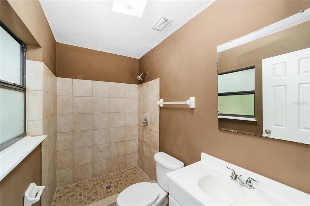 待售: $260,000 (3 贝兹, 2 浴室, 1056 平方英尺)