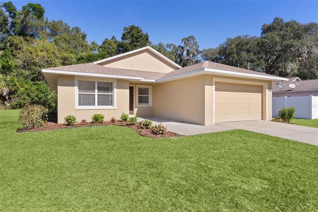 For Sale: $299,500 (3 beds, 2 baths, 1222 Square Feet)