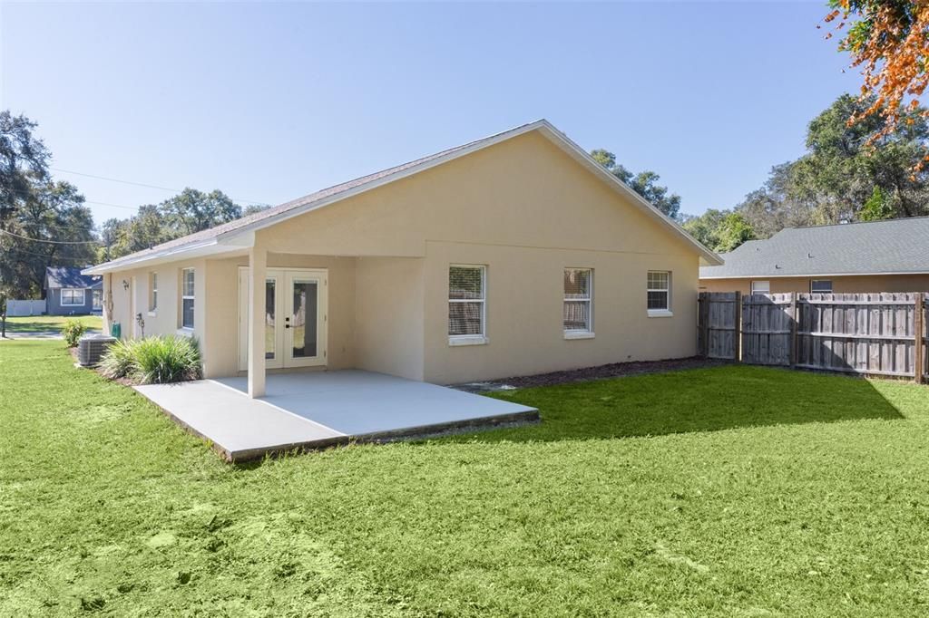 For Sale: $299,500 (3 beds, 2 baths, 1222 Square Feet)