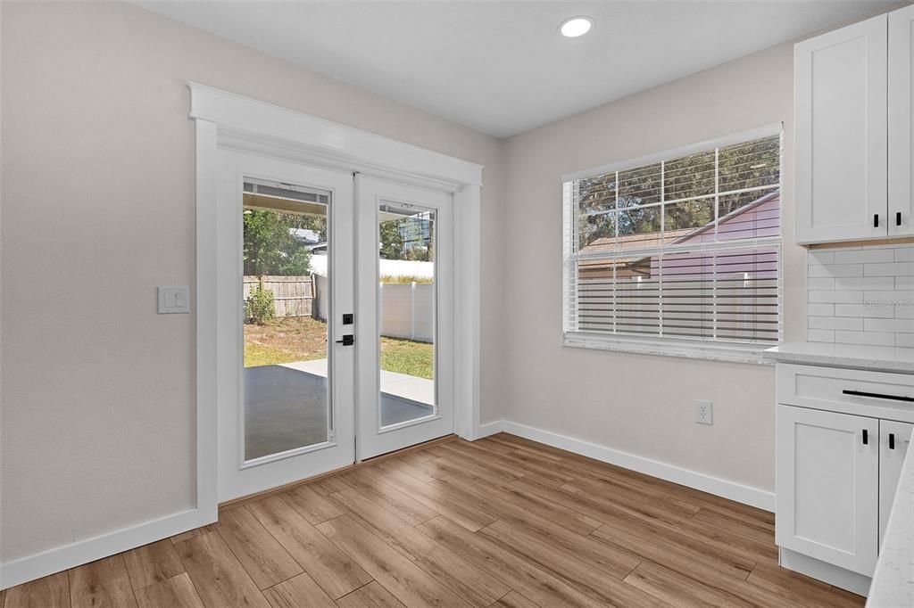 For Sale: $299,500 (3 beds, 2 baths, 1222 Square Feet)