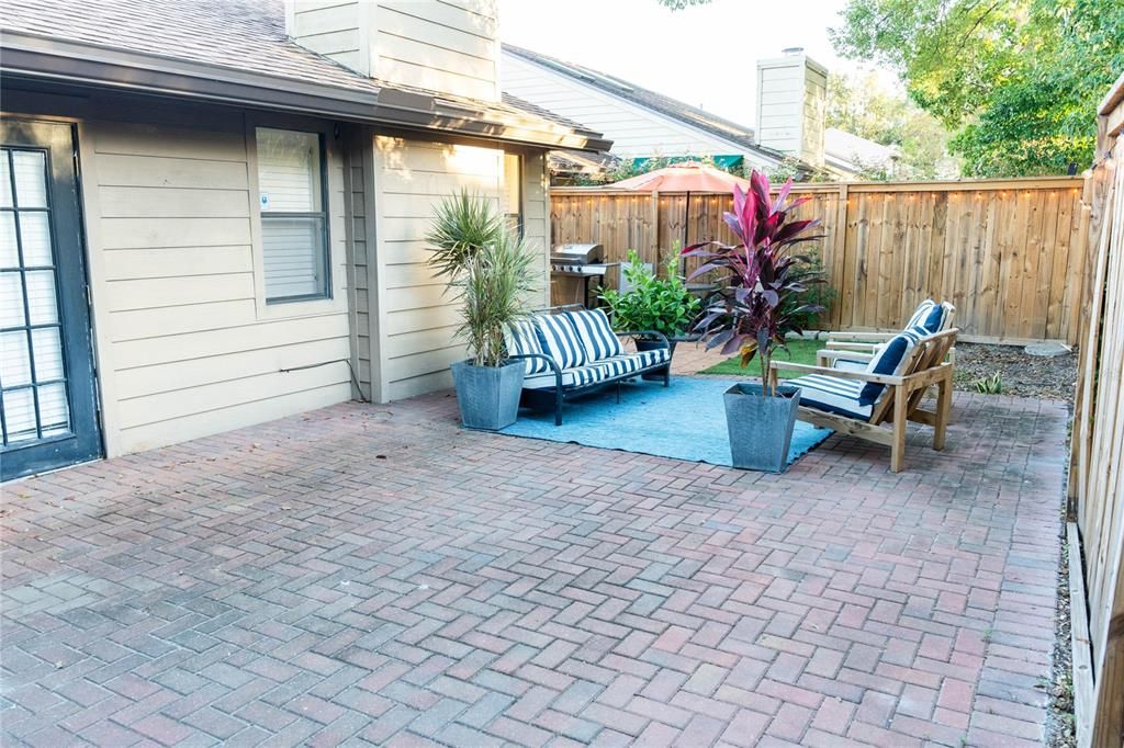 For Sale: $372,500 (2 beds, 2 baths, 1495 Square Feet)