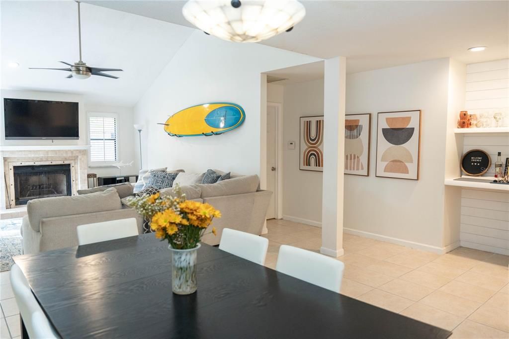 For Sale: $372,500 (2 beds, 2 baths, 1495 Square Feet)