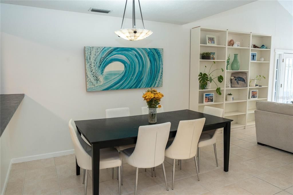 For Sale: $372,500 (2 beds, 2 baths, 1495 Square Feet)