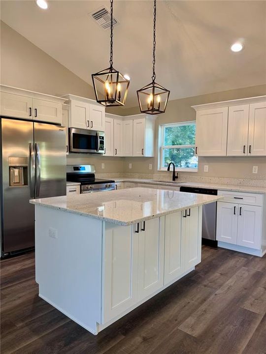 En Venta: $273,000 (3 camas, 2 baños, 1377 Pies cuadrados)