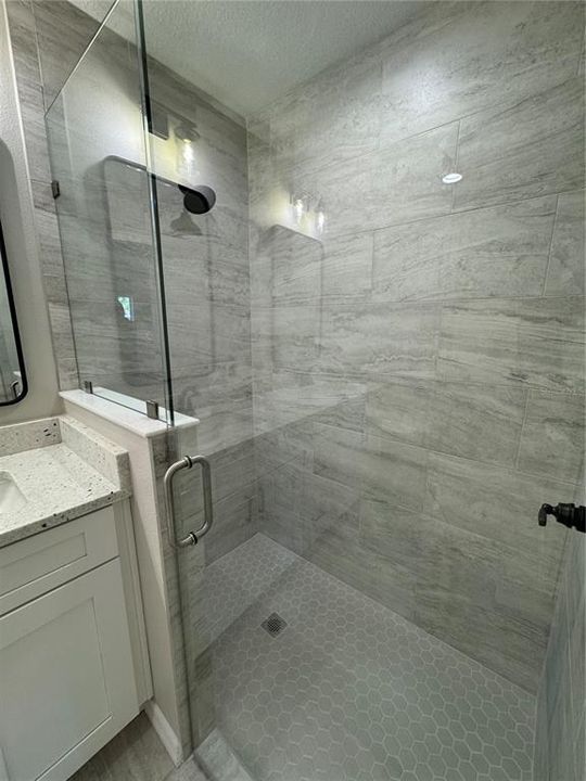 En Venta: $273,000 (3 camas, 2 baños, 1377 Pies cuadrados)