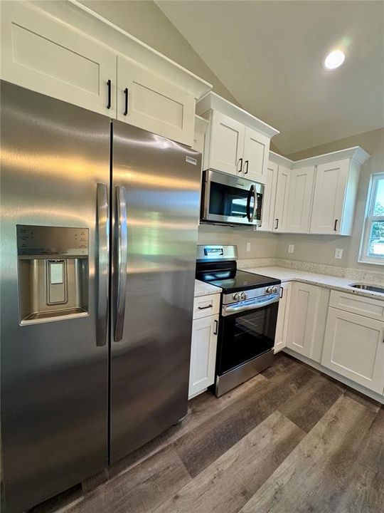 En Venta: $273,000 (3 camas, 2 baños, 1377 Pies cuadrados)