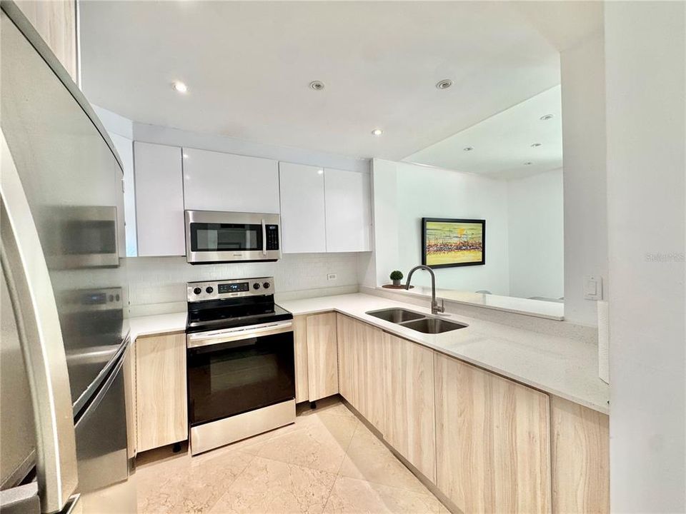 For Sale: $850,000 (2 beds, 2 baths, 1700 Square Feet)