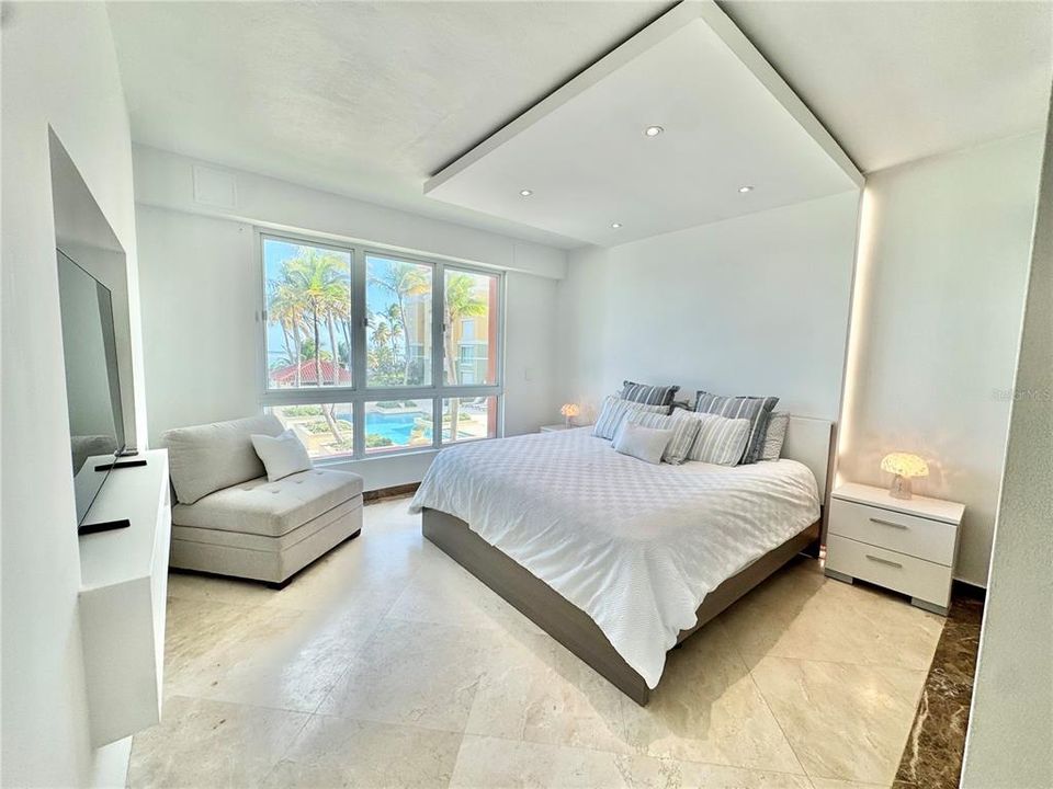 For Sale: $850,000 (2 beds, 2 baths, 1700 Square Feet)