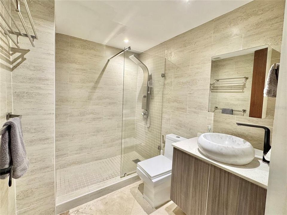 For Sale: $850,000 (2 beds, 2 baths, 1700 Square Feet)