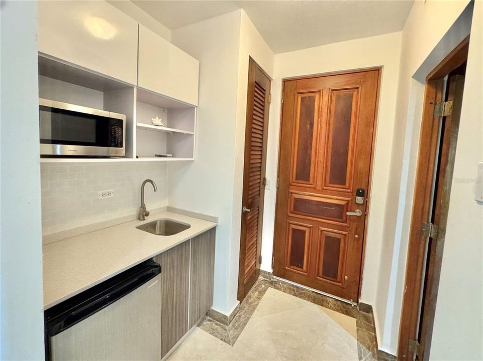 For Sale: $850,000 (2 beds, 2 baths, 1700 Square Feet)