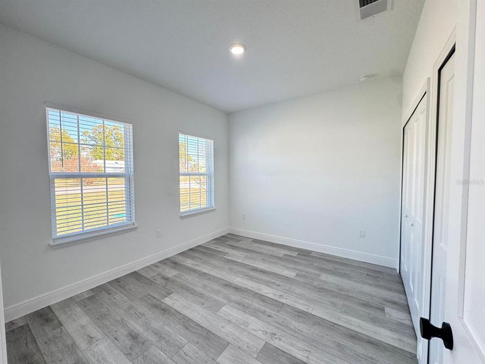 В аренду: $1,950 (4 спален, 2 ванн, 1792 Квадратных фут)