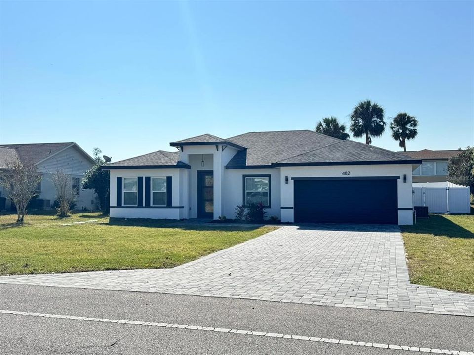 В аренду: $1,950 (4 спален, 2 ванн, 1792 Квадратных фут)