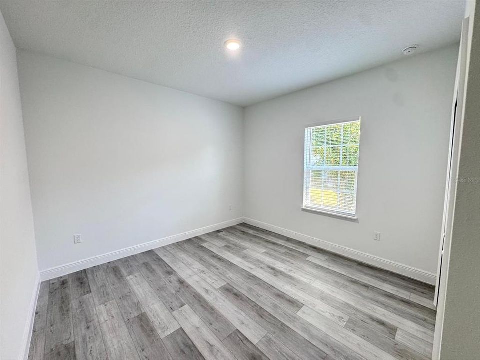 В аренду: $1,950 (4 спален, 2 ванн, 1792 Квадратных фут)