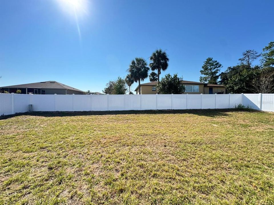 В аренду: $1,950 (4 спален, 2 ванн, 1792 Квадратных фут)