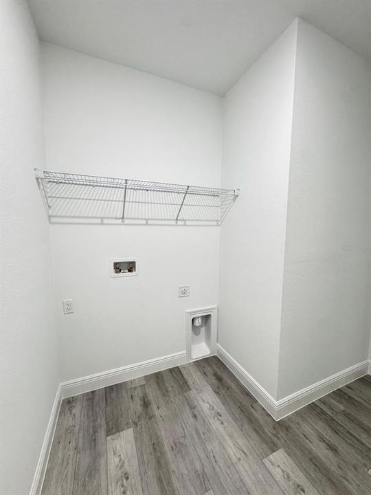 В аренду: $1,950 (4 спален, 2 ванн, 1792 Квадратных фут)