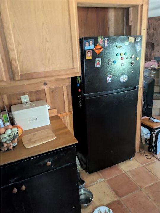 На продажу: $164,995 (2 спален, 1 ванн, 1200 Квадратных фут)