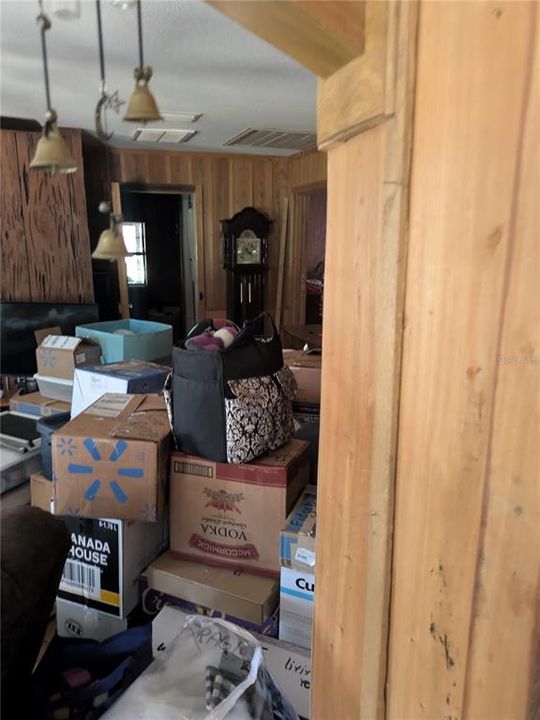 На продажу: $164,995 (2 спален, 1 ванн, 1200 Квадратных фут)