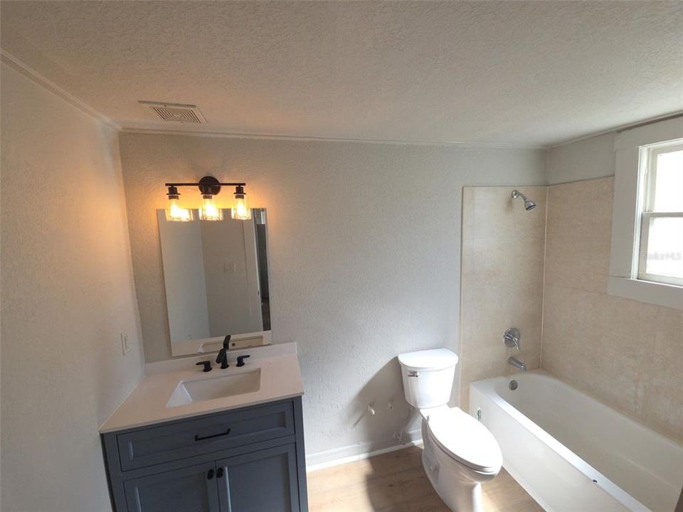 Active With Contract: $2,500 (4 beds, 3 baths, 1611 Square Feet)