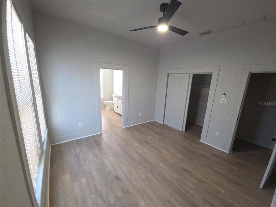 Active With Contract: $2,500 (4 beds, 3 baths, 1611 Square Feet)