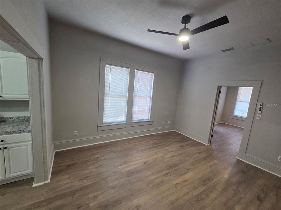 Active With Contract: $2,500 (4 beds, 3 baths, 1611 Square Feet)