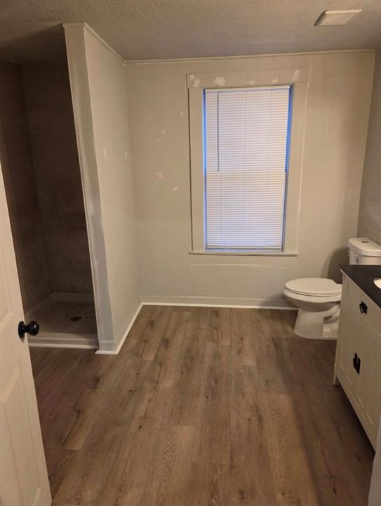 Active With Contract: $2,500 (4 beds, 3 baths, 1611 Square Feet)