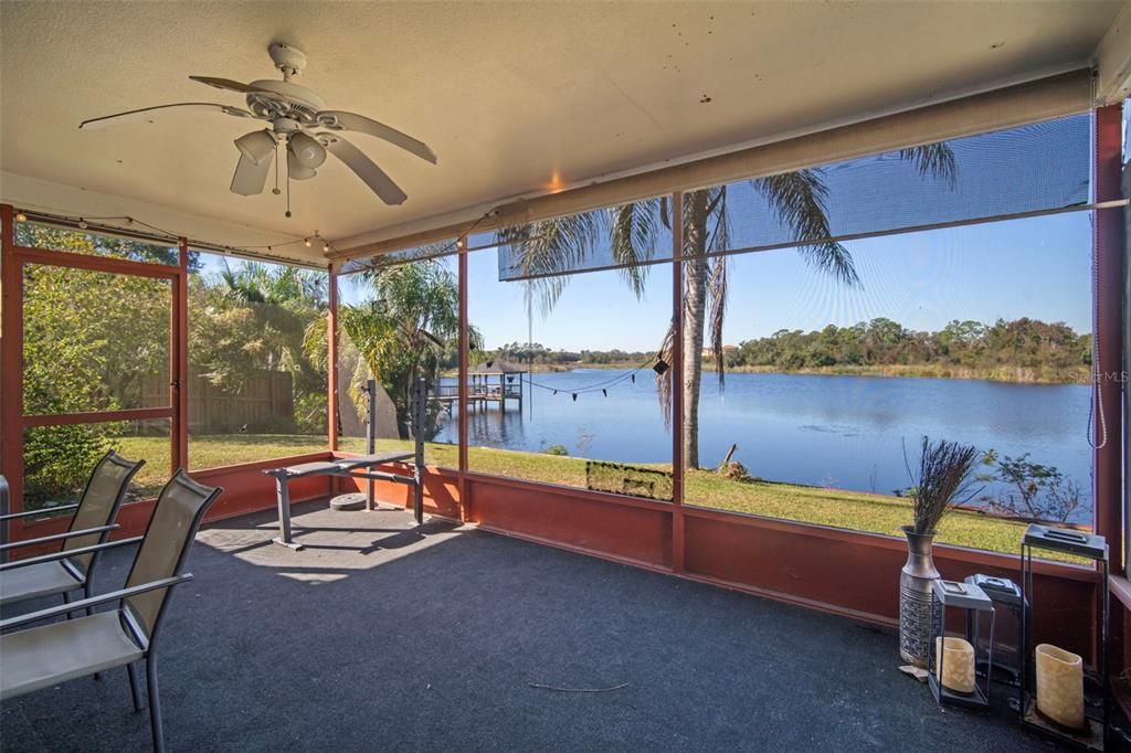 合同活跃: $345,000 (4 贝兹, 2 浴室, 2000 平方英尺)