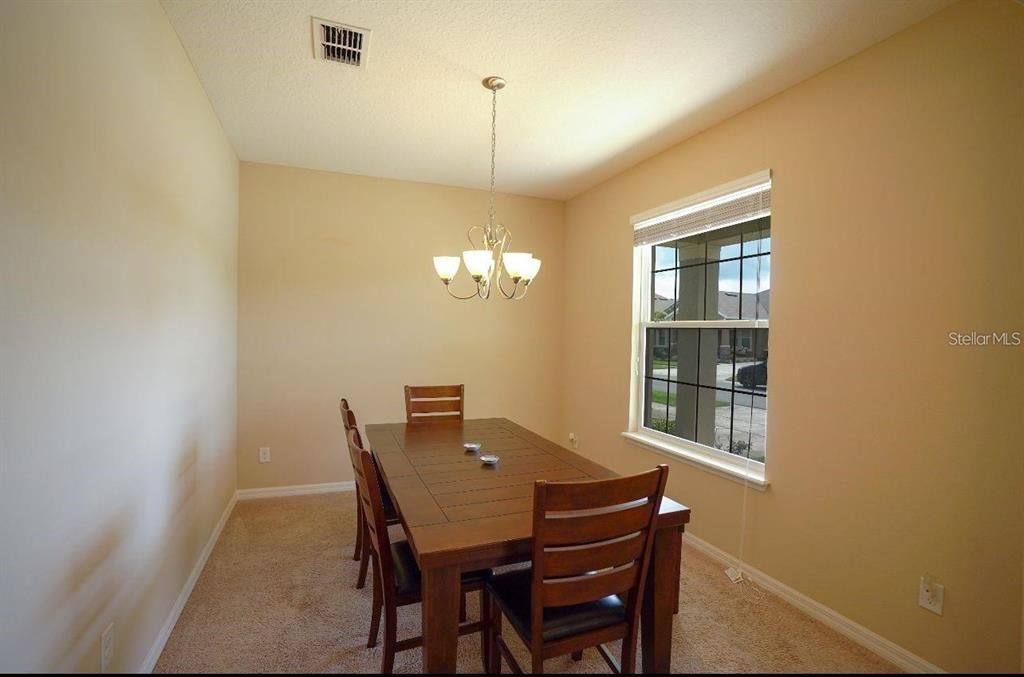 待售: $430,000 (3 贝兹, 2 浴室, 2235 平方英尺)