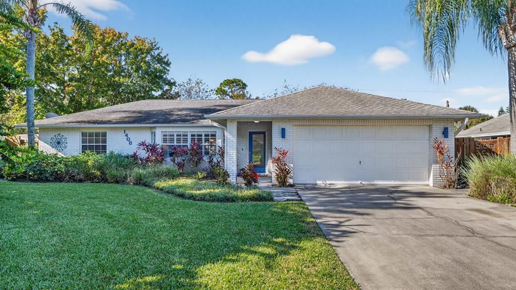 For Sale: $295,000 (3 beds, 2 baths, 1262 Square Feet)