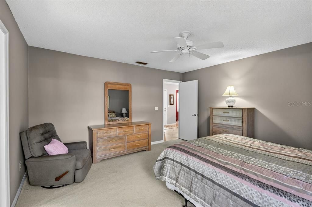 For Sale: $295,000 (3 beds, 2 baths, 1262 Square Feet)