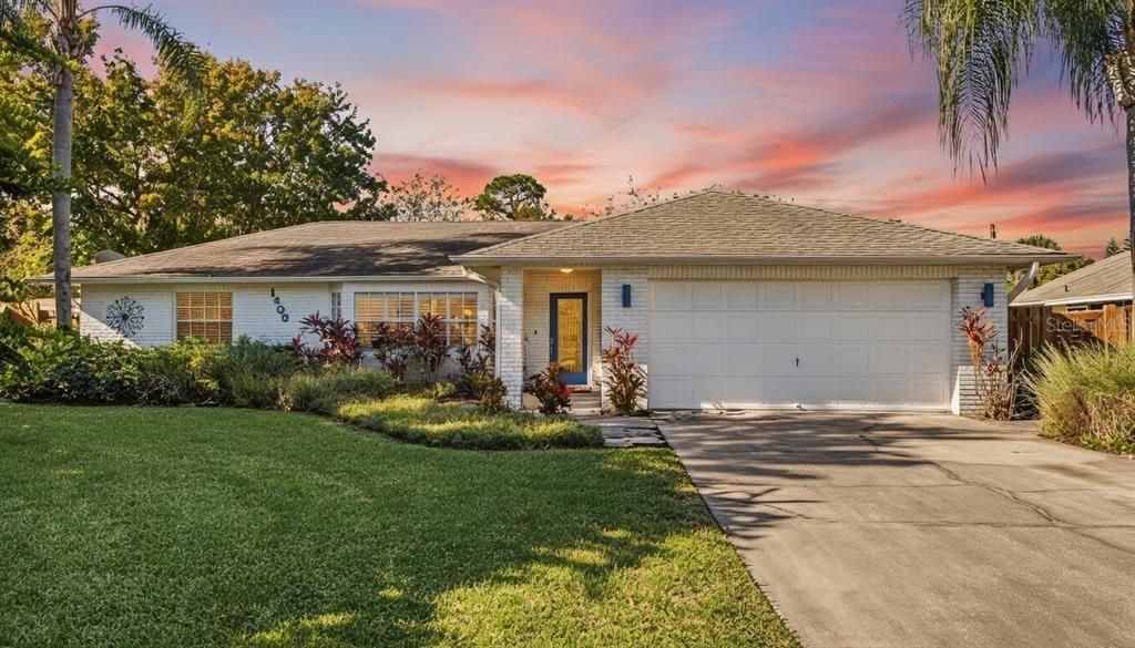 For Sale: $295,000 (3 beds, 2 baths, 1262 Square Feet)