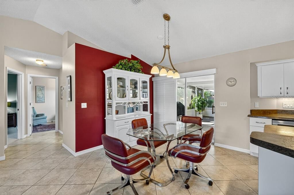 For Sale: $295,000 (3 beds, 2 baths, 1262 Square Feet)