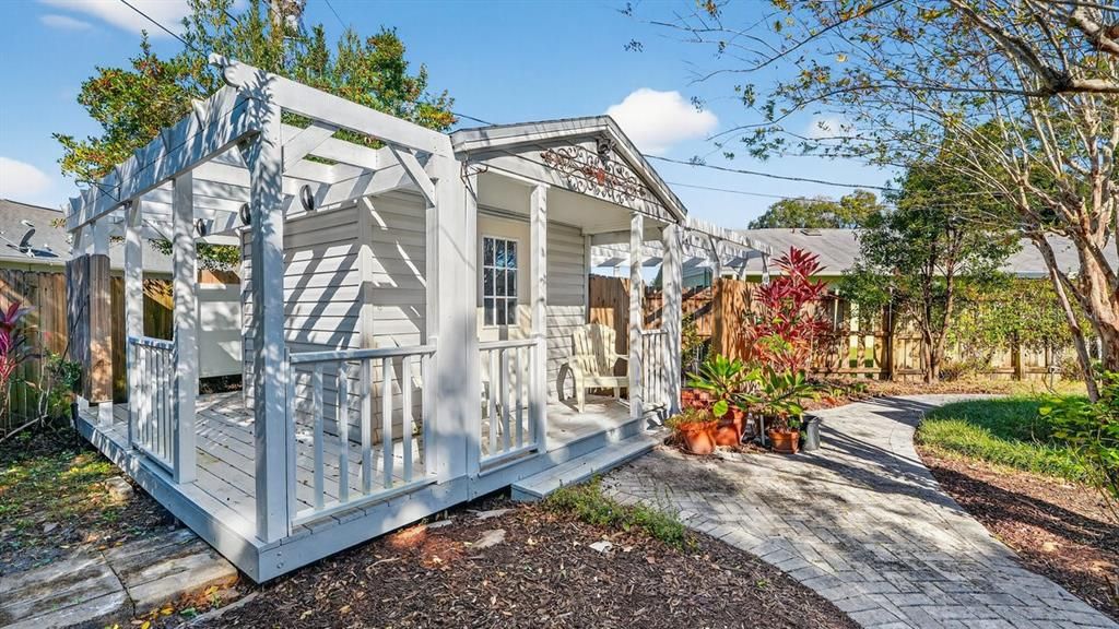 For Sale: $295,000 (3 beds, 2 baths, 1262 Square Feet)