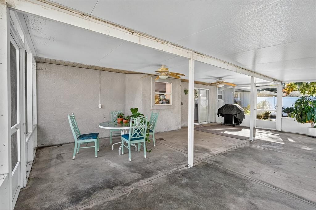 For Sale: $295,000 (3 beds, 2 baths, 1262 Square Feet)