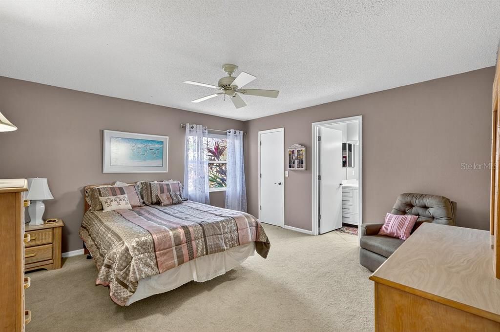 For Sale: $295,000 (3 beds, 2 baths, 1262 Square Feet)