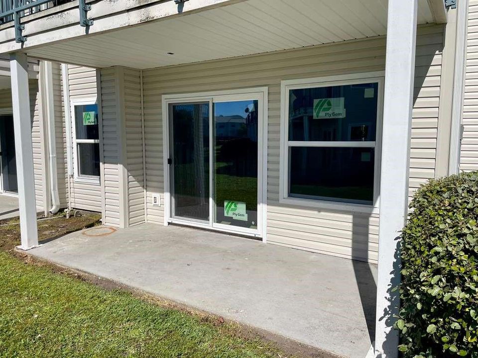 For Sale: $79,400 (2 beds, 2 baths, 930 Square Feet)