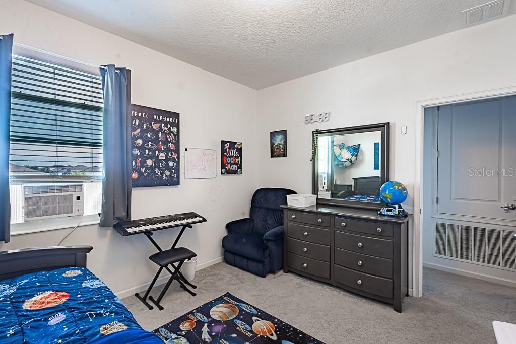 Active With Contract: $355,000 (4 beds, 3 baths, 2476 Square Feet)