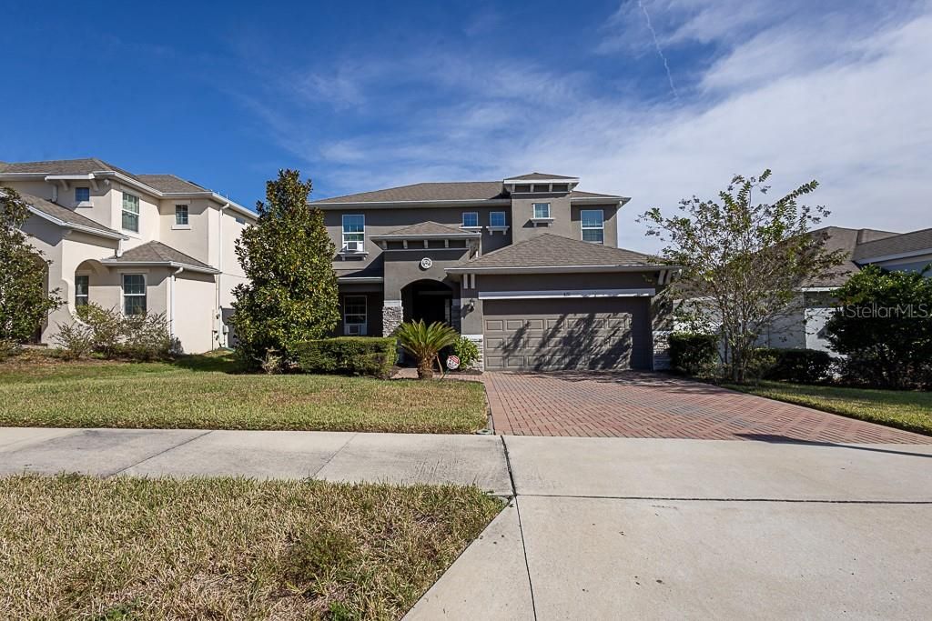 Active With Contract: $355,000 (4 beds, 3 baths, 2476 Square Feet)