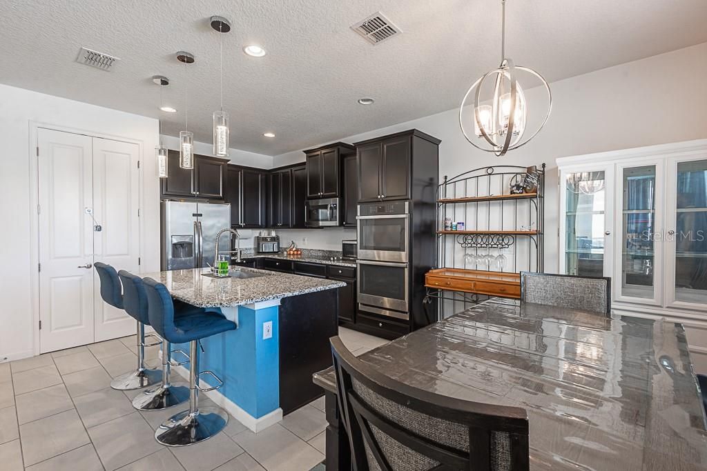 Active With Contract: $355,000 (4 beds, 3 baths, 2476 Square Feet)