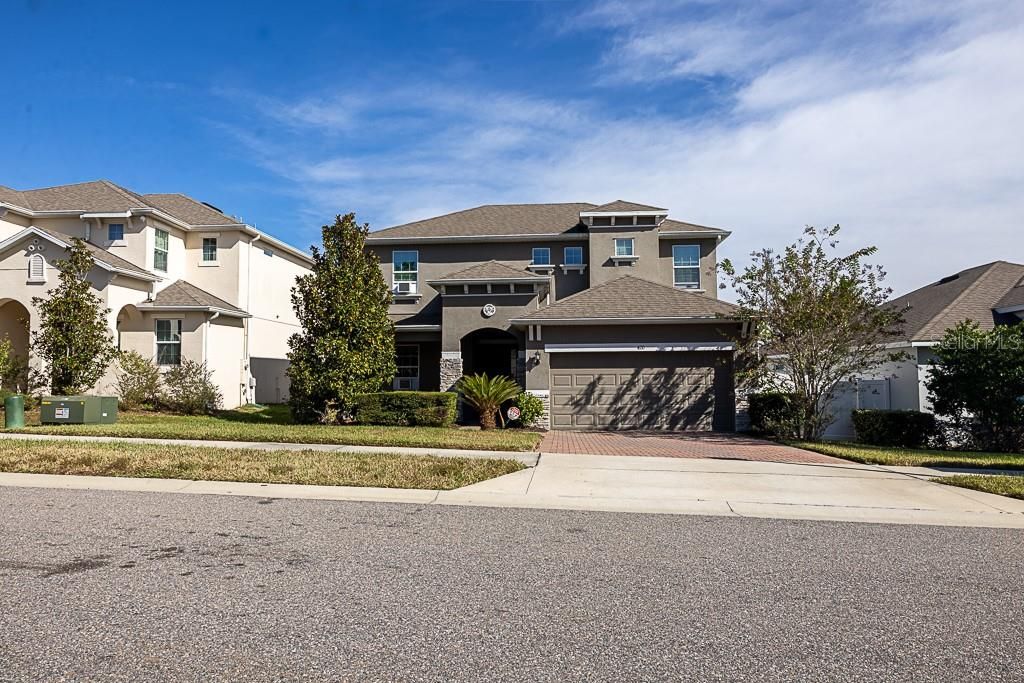 Active With Contract: $355,000 (4 beds, 3 baths, 2476 Square Feet)