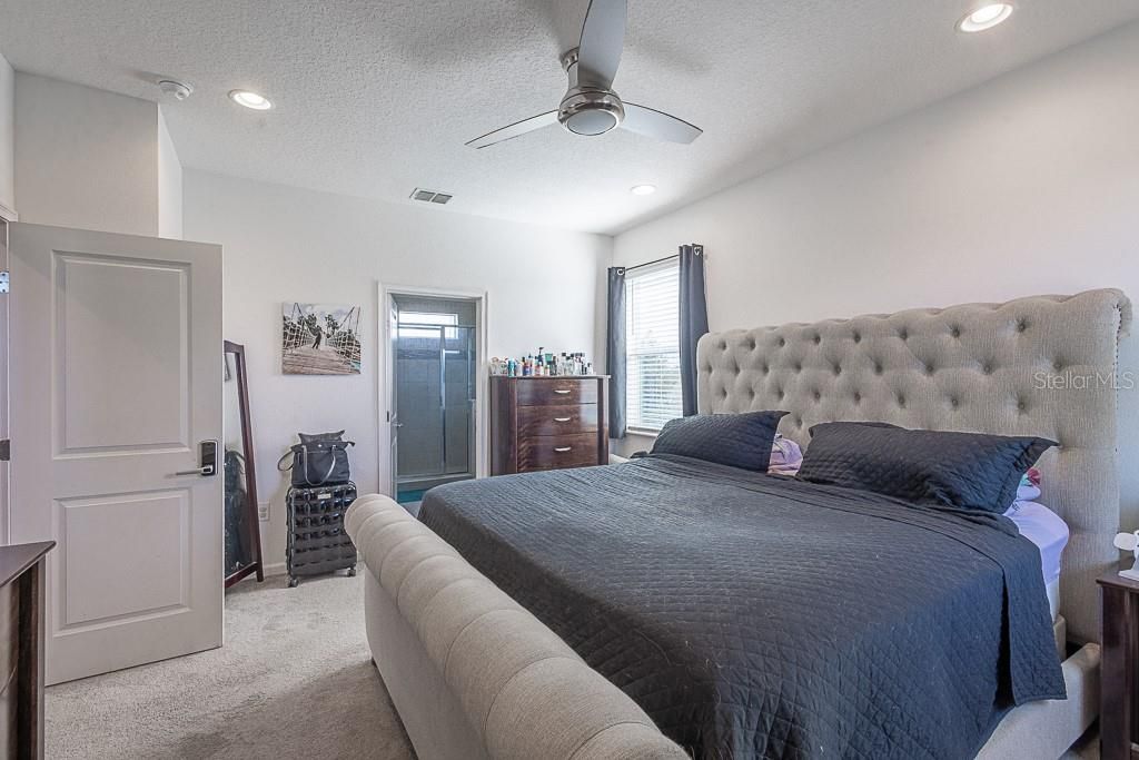 Active With Contract: $355,000 (4 beds, 3 baths, 2476 Square Feet)