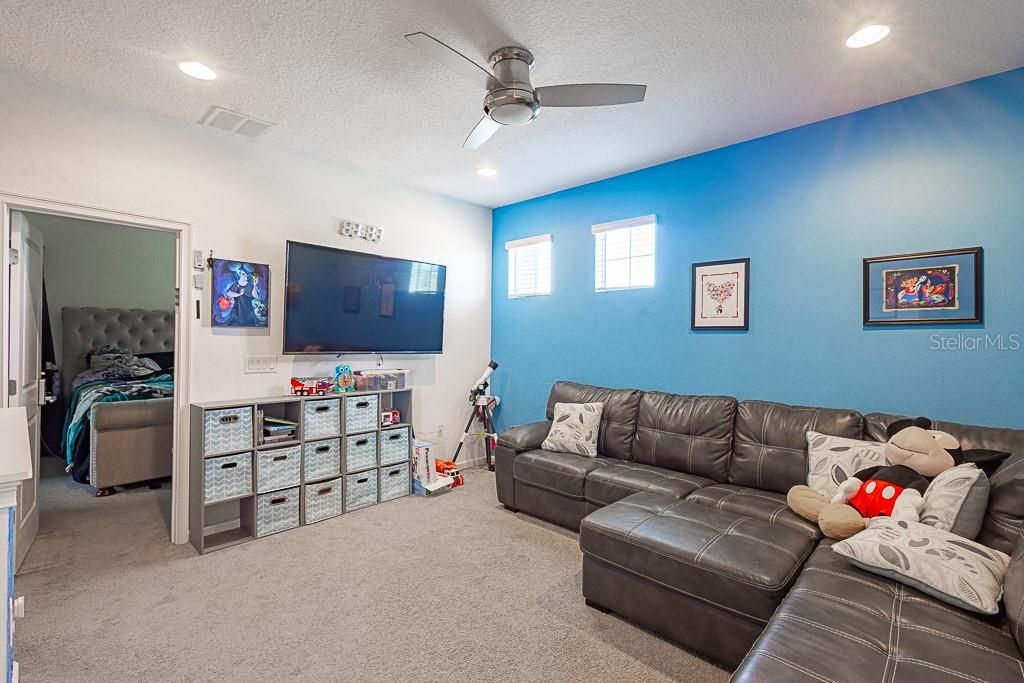 Active With Contract: $355,000 (4 beds, 3 baths, 2476 Square Feet)