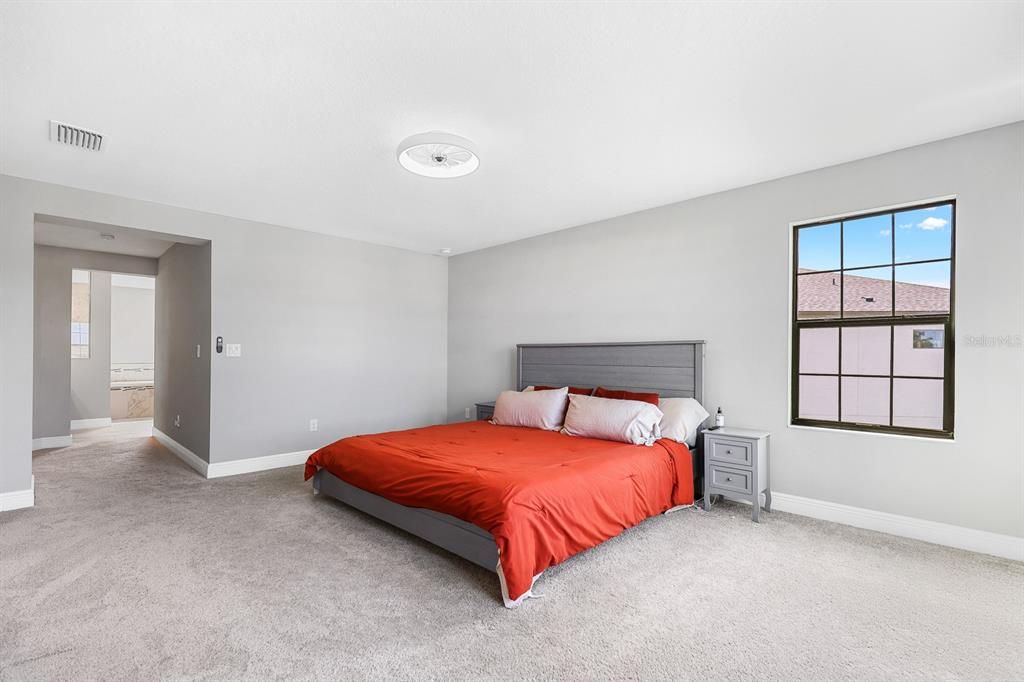 For Sale: $774,500 (5 beds, 4 baths, 3601 Square Feet)