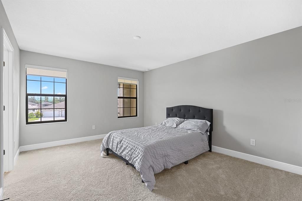 For Sale: $774,500 (5 beds, 4 baths, 3601 Square Feet)