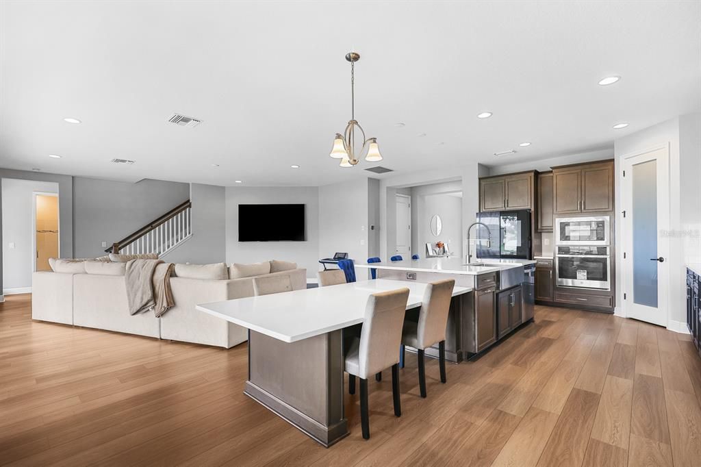 For Sale: $774,500 (5 beds, 4 baths, 3601 Square Feet)