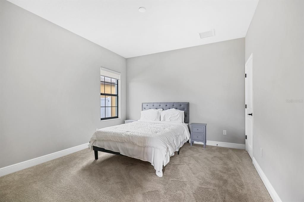 For Sale: $774,500 (5 beds, 4 baths, 3601 Square Feet)